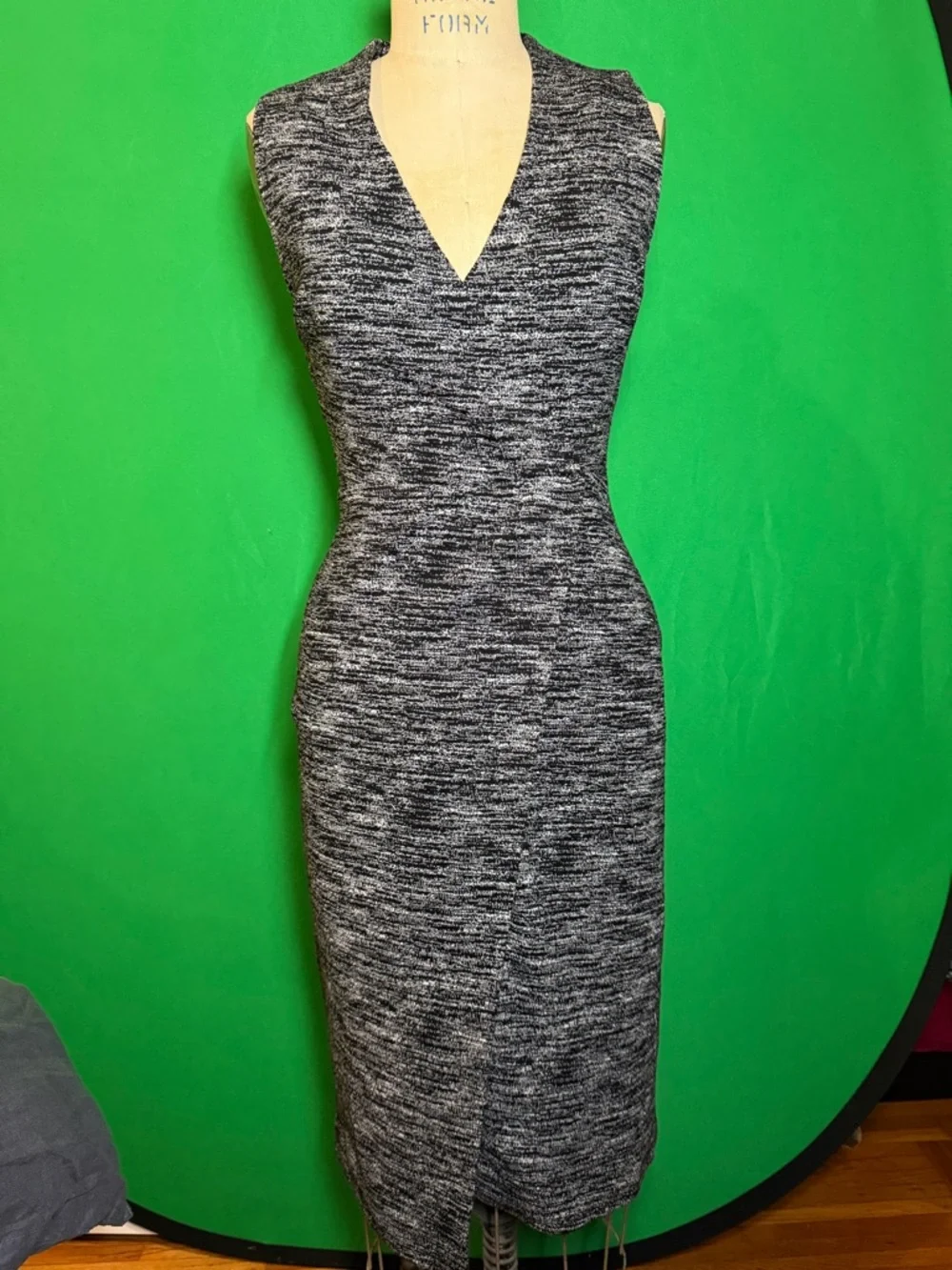 Alice + Olivia Carissa Gray Faux Wrap Dress Size 0 Sleeveless Sheath - Picture 13 of 17